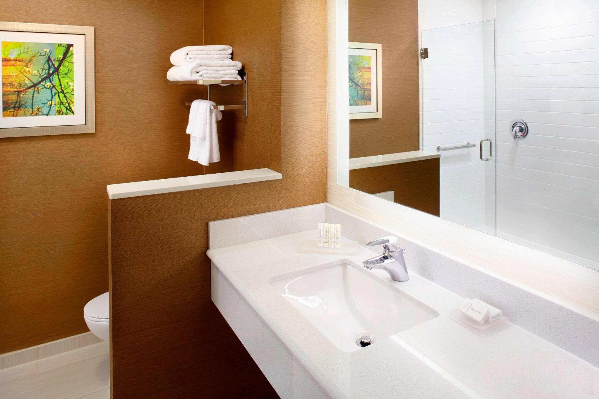 Triadelphia Fairfield By Marriott Inn & Suites Wheeling At The Highlands מראה חיצוני תמונה