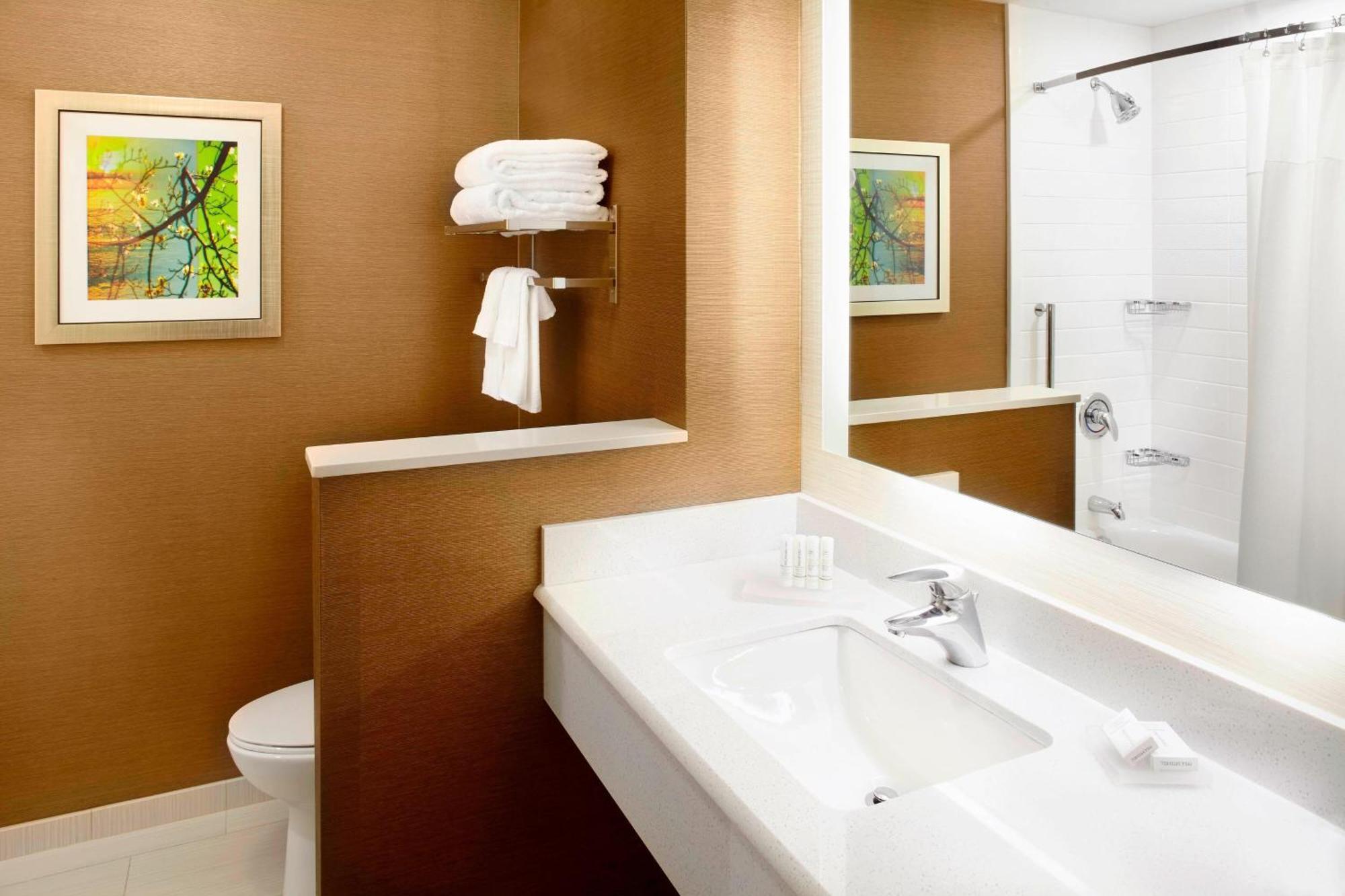 Triadelphia Fairfield By Marriott Inn & Suites Wheeling At The Highlands מראה חיצוני תמונה