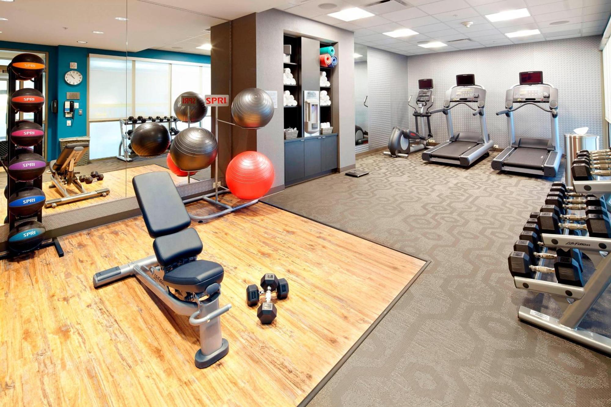 Triadelphia Fairfield By Marriott Inn & Suites Wheeling At The Highlands מראה חיצוני תמונה