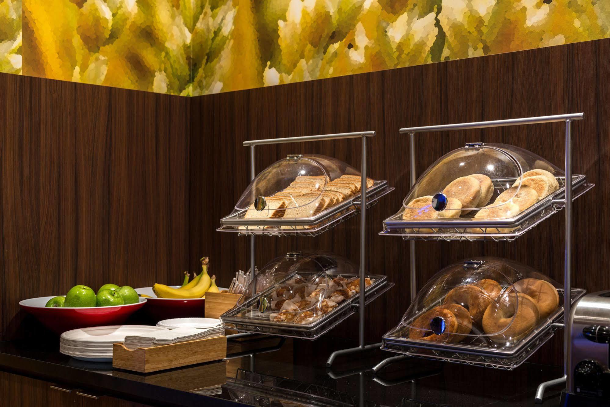 Triadelphia Fairfield By Marriott Inn & Suites Wheeling At The Highlands מראה חיצוני תמונה